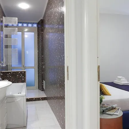 Luxury 2 Bed Flat - Close To Vatican Apartment *