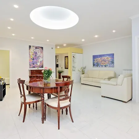 Апартаменты Luxury 2 Bed Flat - Close To Vatican *