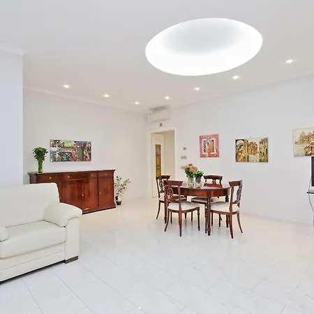 Апартаменты Luxury 2 Bed Flat - Close To Vatican