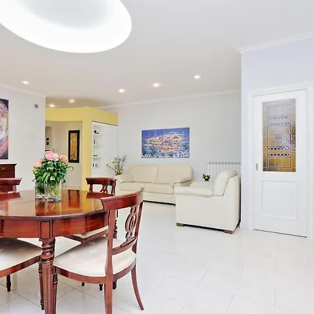 Luxury 2 Bed Flat - Close To Vatican *